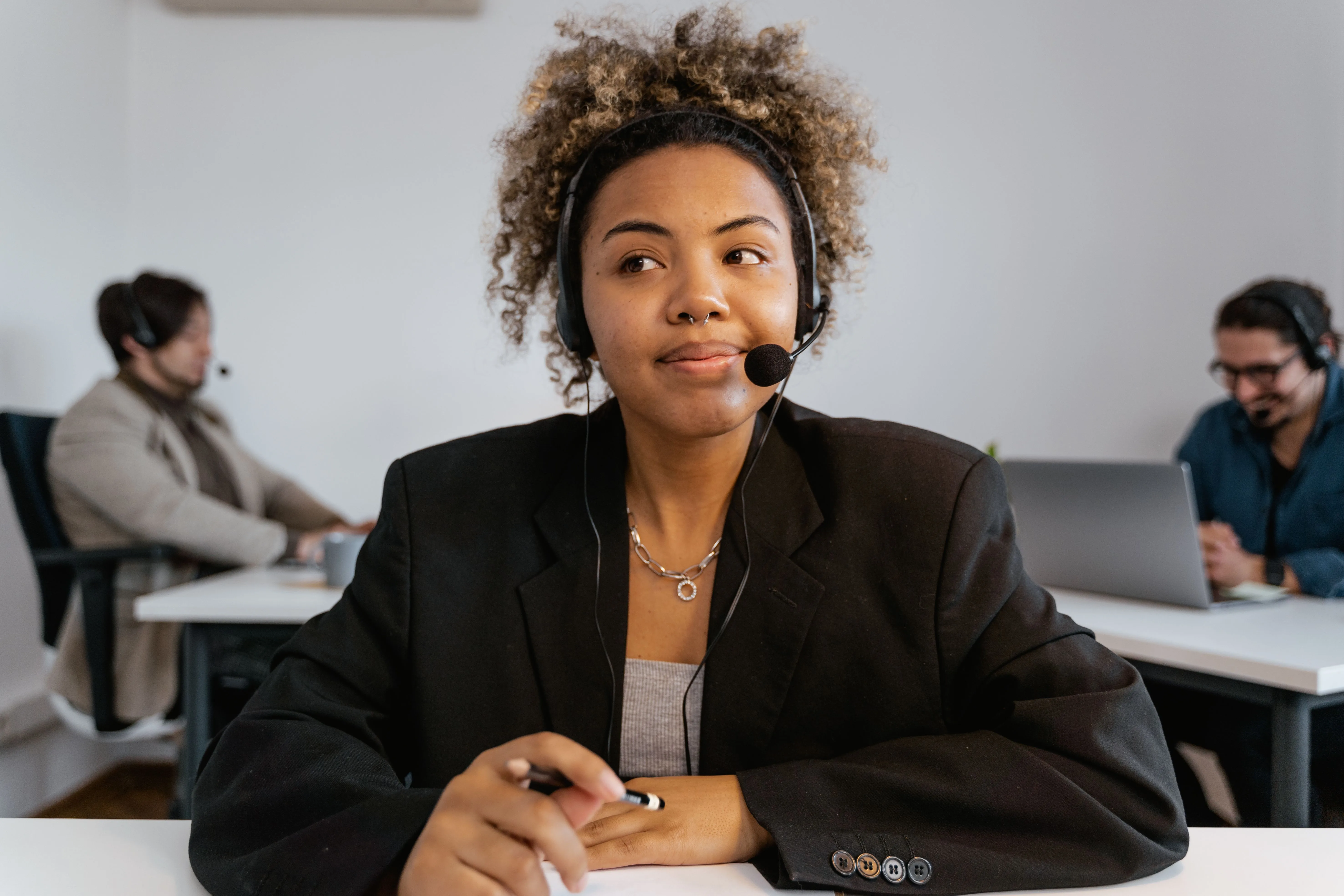 L'équipe Imopaye répond par téléphone, WhatsApp ou e-mail